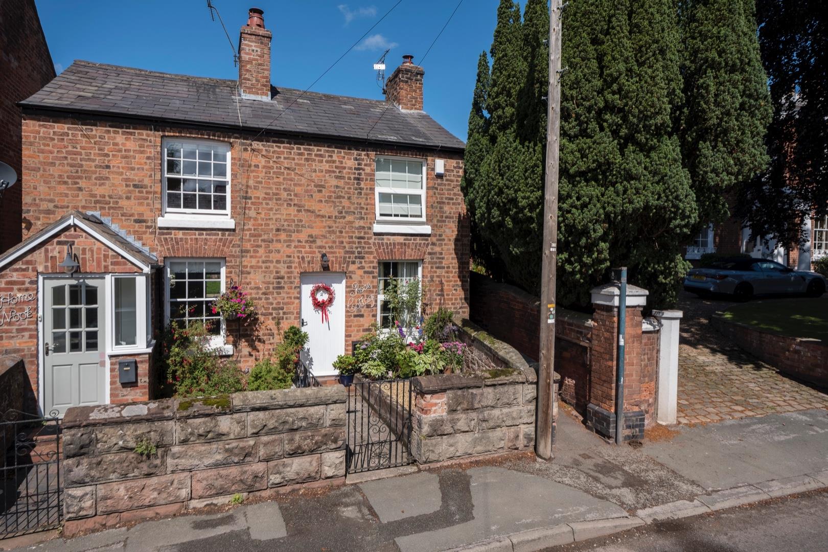 2 bedroom  Semi Detached House for Sale in Tattenhall