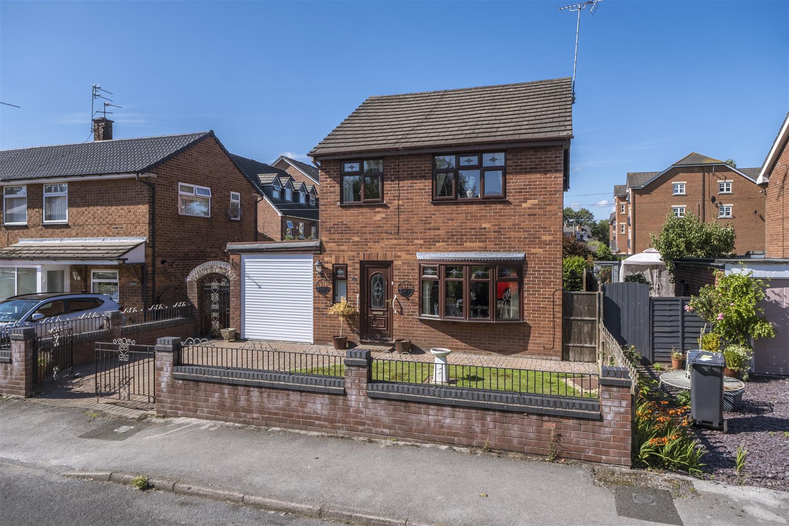 3 bedroom  Detached House for Sale in Northwich