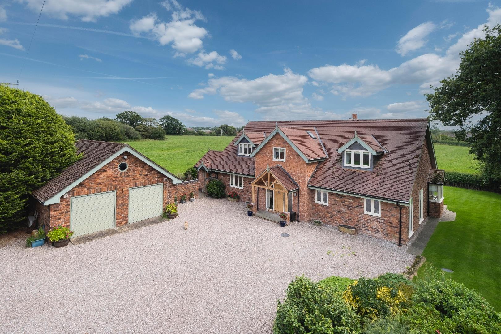 4 bedroom  Detached House for Sale in Spurstow