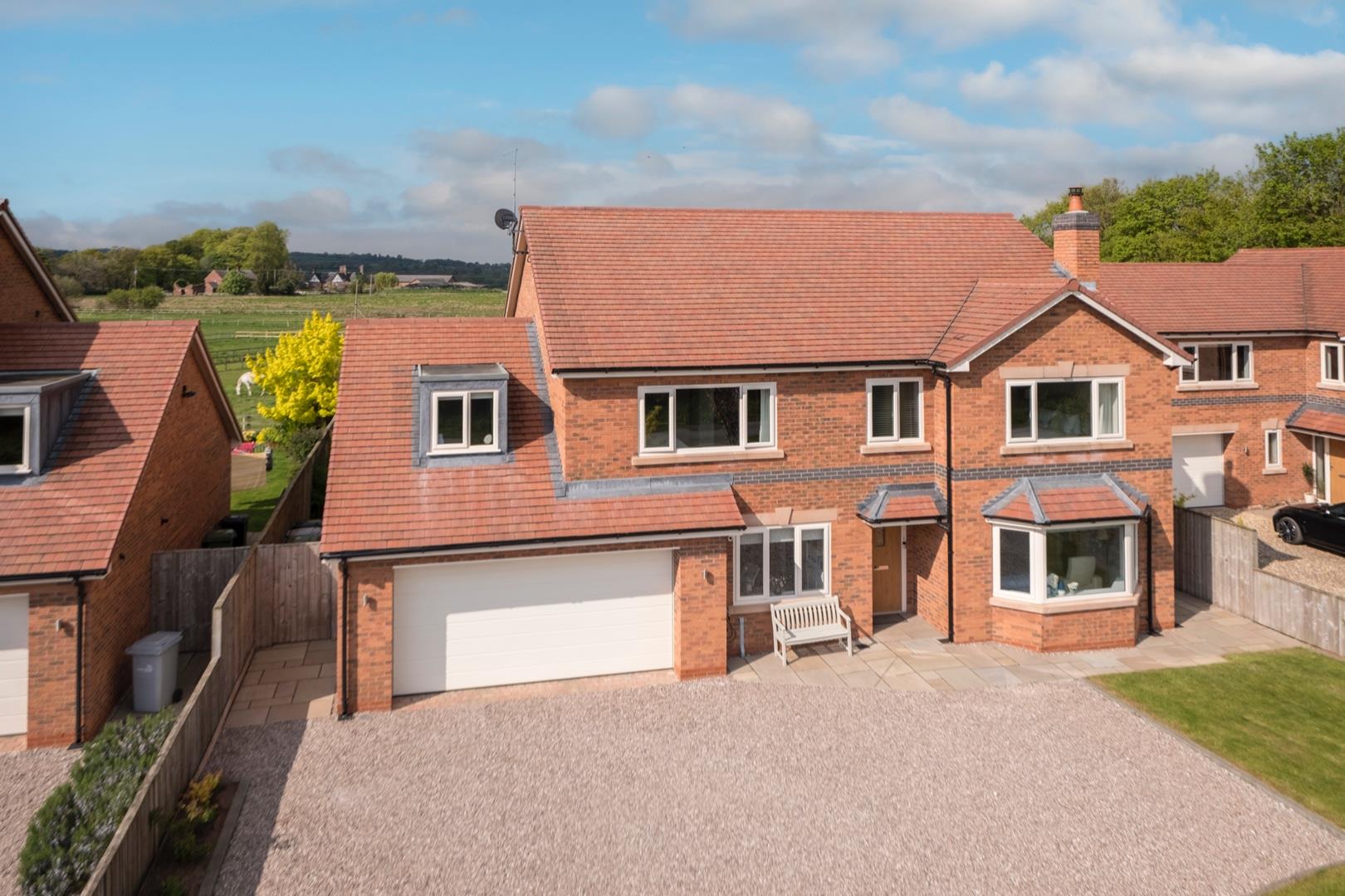 5 bedroom  Detached House for Sale in Tilstone Fearnall