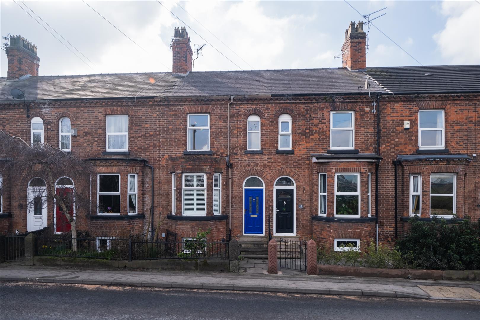 6 bedroom  Terraced House for Sale in Northwich