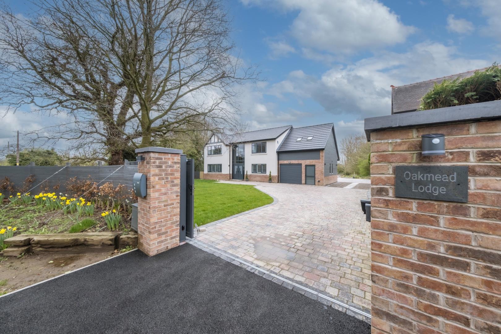 5 bedroom  Detached House for Sale in Spurstow